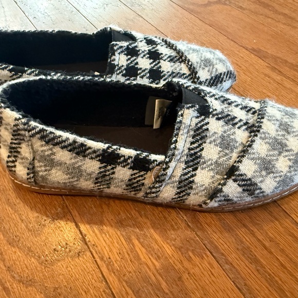 Toms Black and White Plaid Flats - Picture 1 of 1